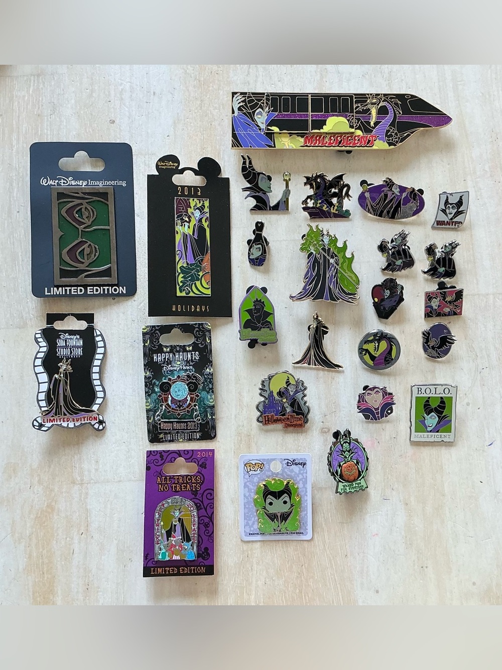 Maleficent Disney pin collection, 🎃 Halloween